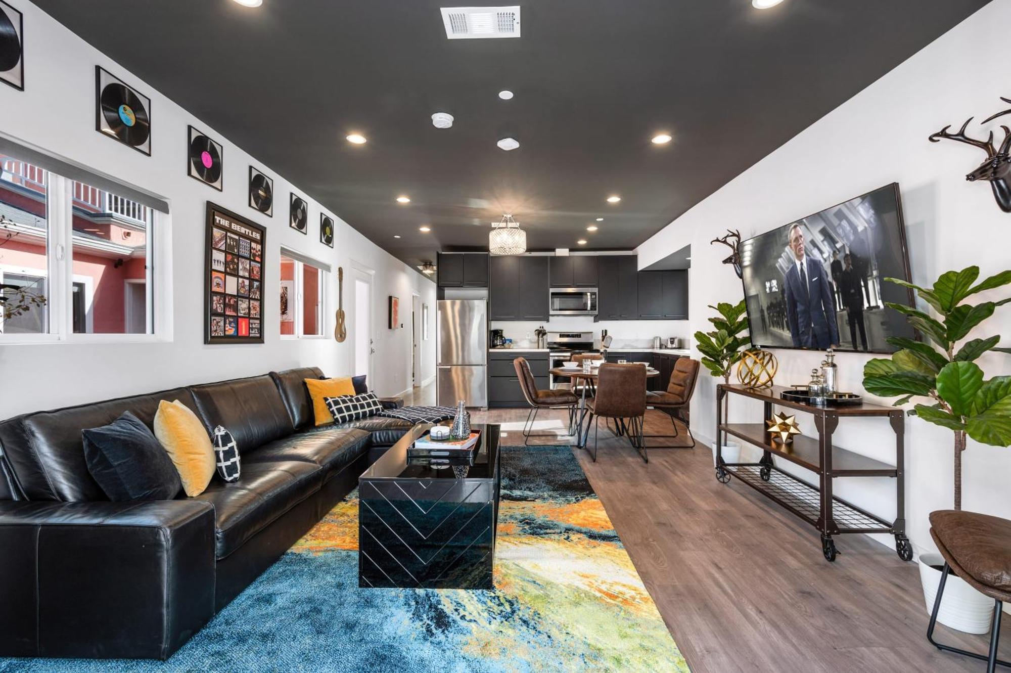 Rock N Roll By Avantstay Vibey Hollywood Retreat Steps To Attractions Los Angeles Bagian luar foto